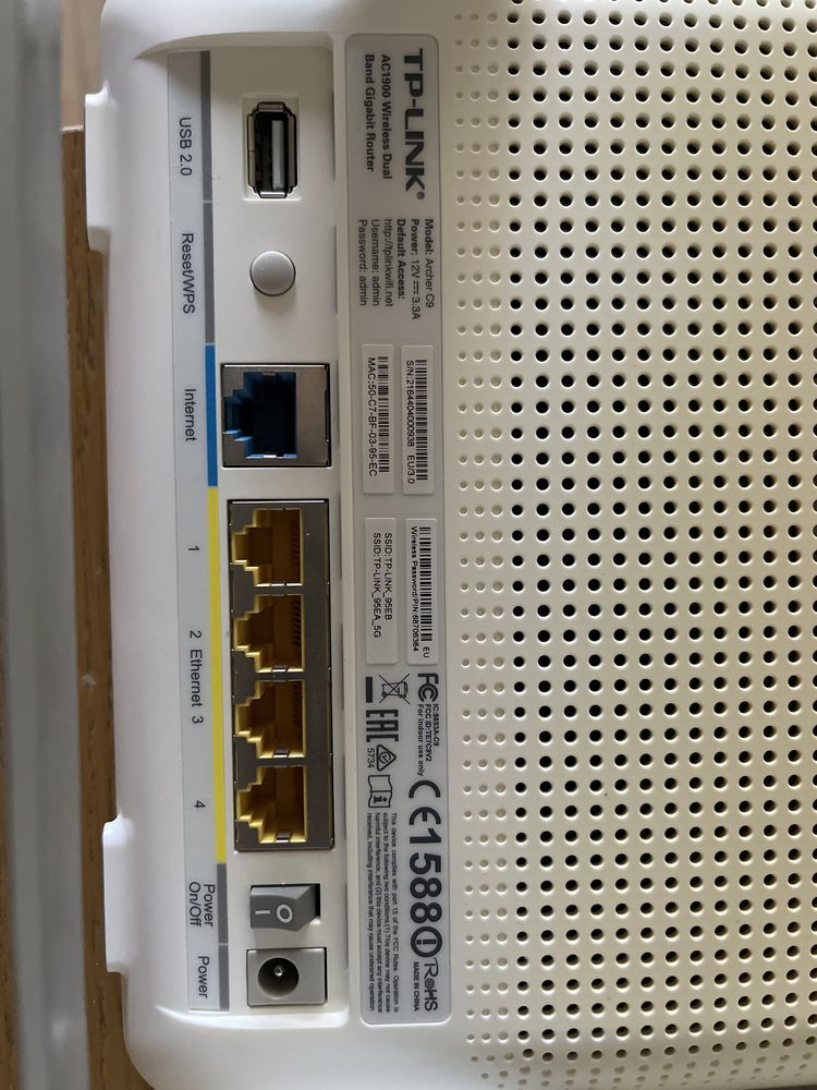 Router TP Link bialy ……………..