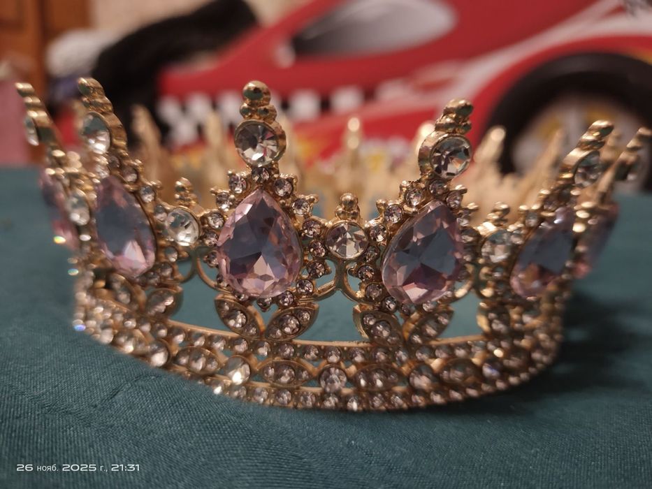 Корона на торт рожева