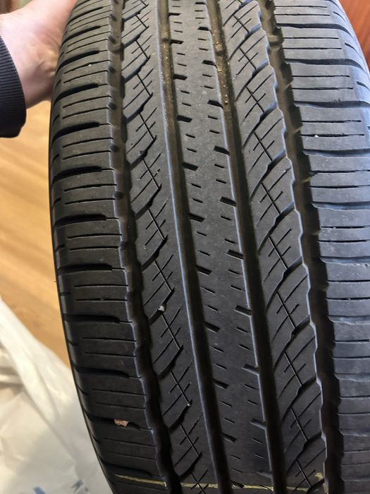 Шини P225/55R19 всесезонні гарному стані