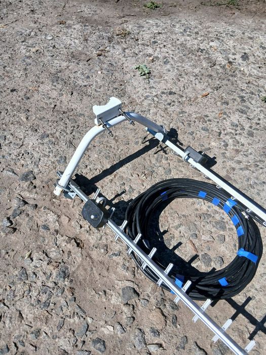 Антенна двойная + 2 кабеля к интернету