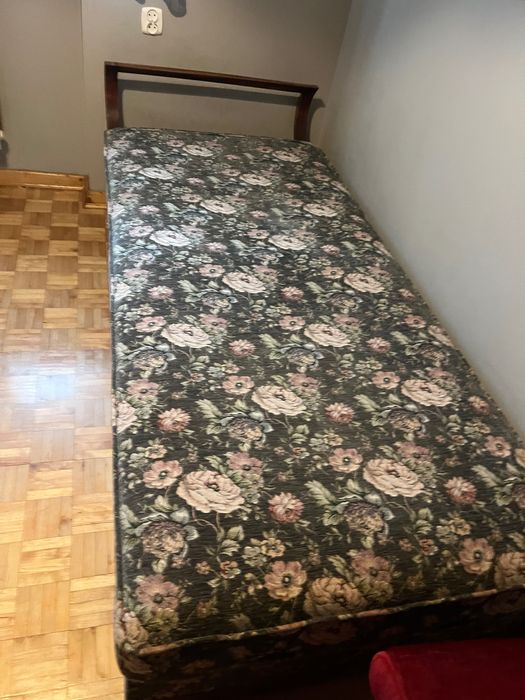 Stara sofa , tapczanik .