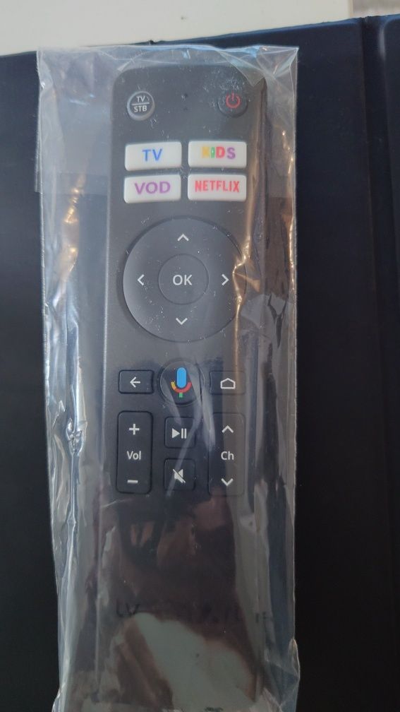 Pilot do dekodera Smart TV Android Box Vectra Bluetooth IR  oryginał n