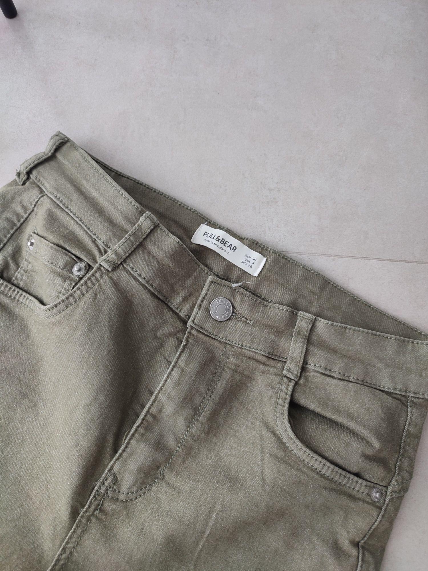 Spodnie Rurki skinny oliwkowe zielone khaki s 36 jak nowe pull&bear