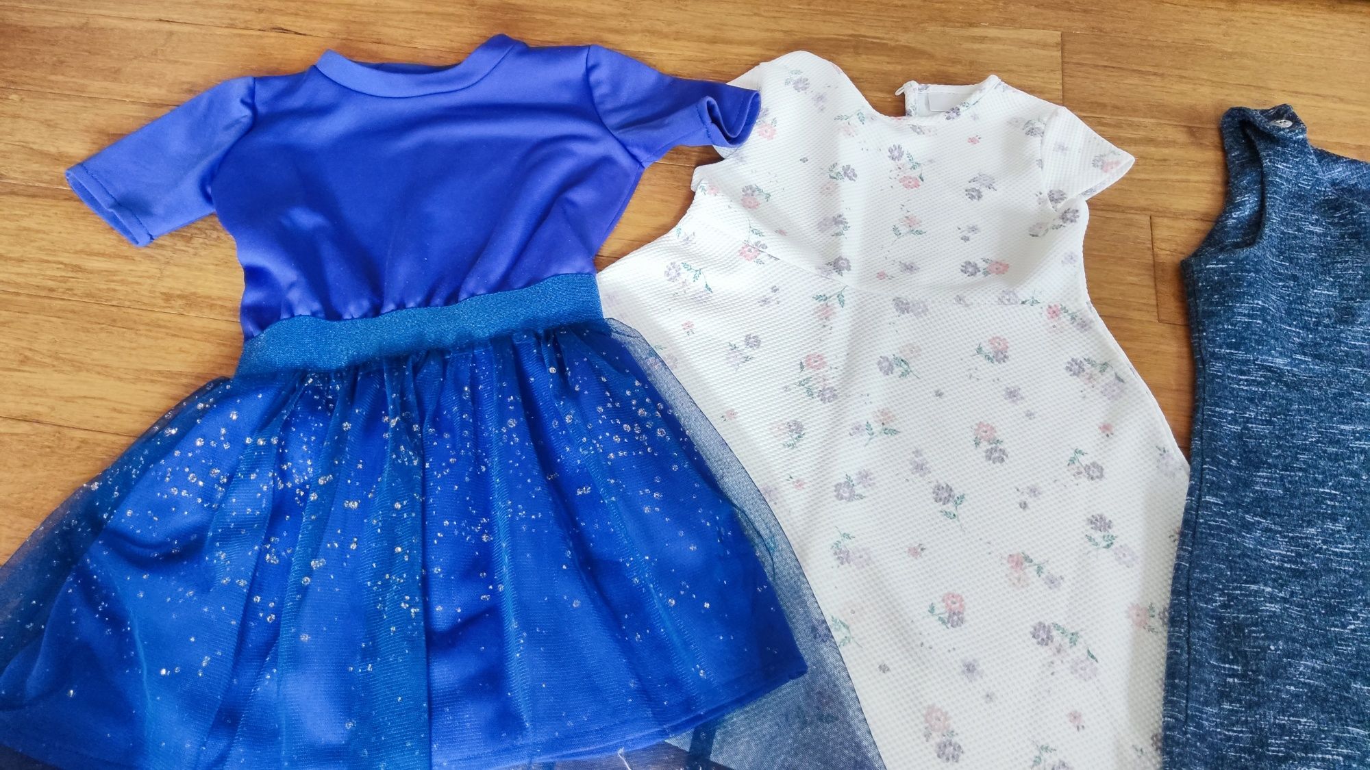Komplet ubrań dla dziewczynki 104/110 sukienki bluzki spodnie