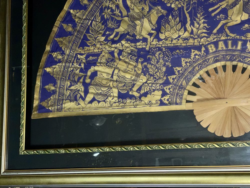 Grandioso quadro com leque pintado a ouro oriental