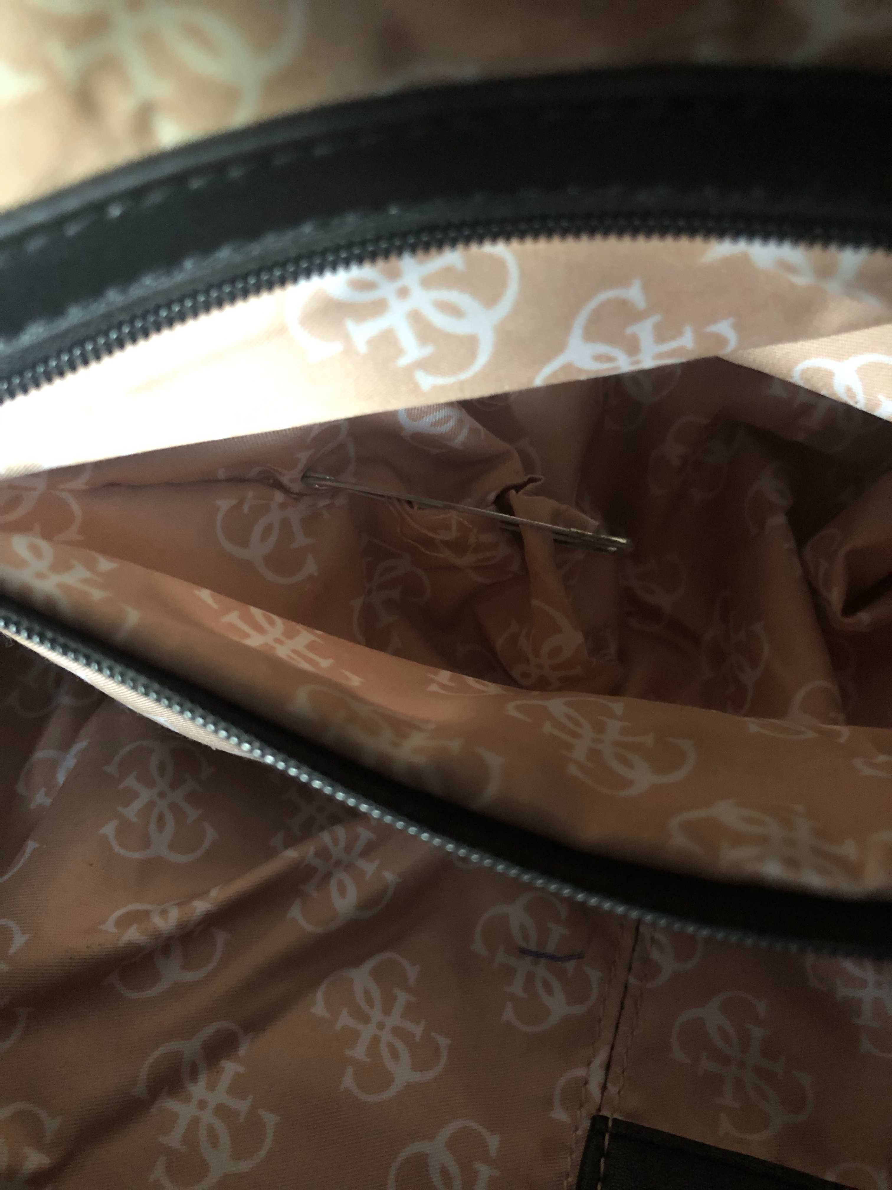 Czarna torba torebka shopper z wytłoczonym logo stan BDB