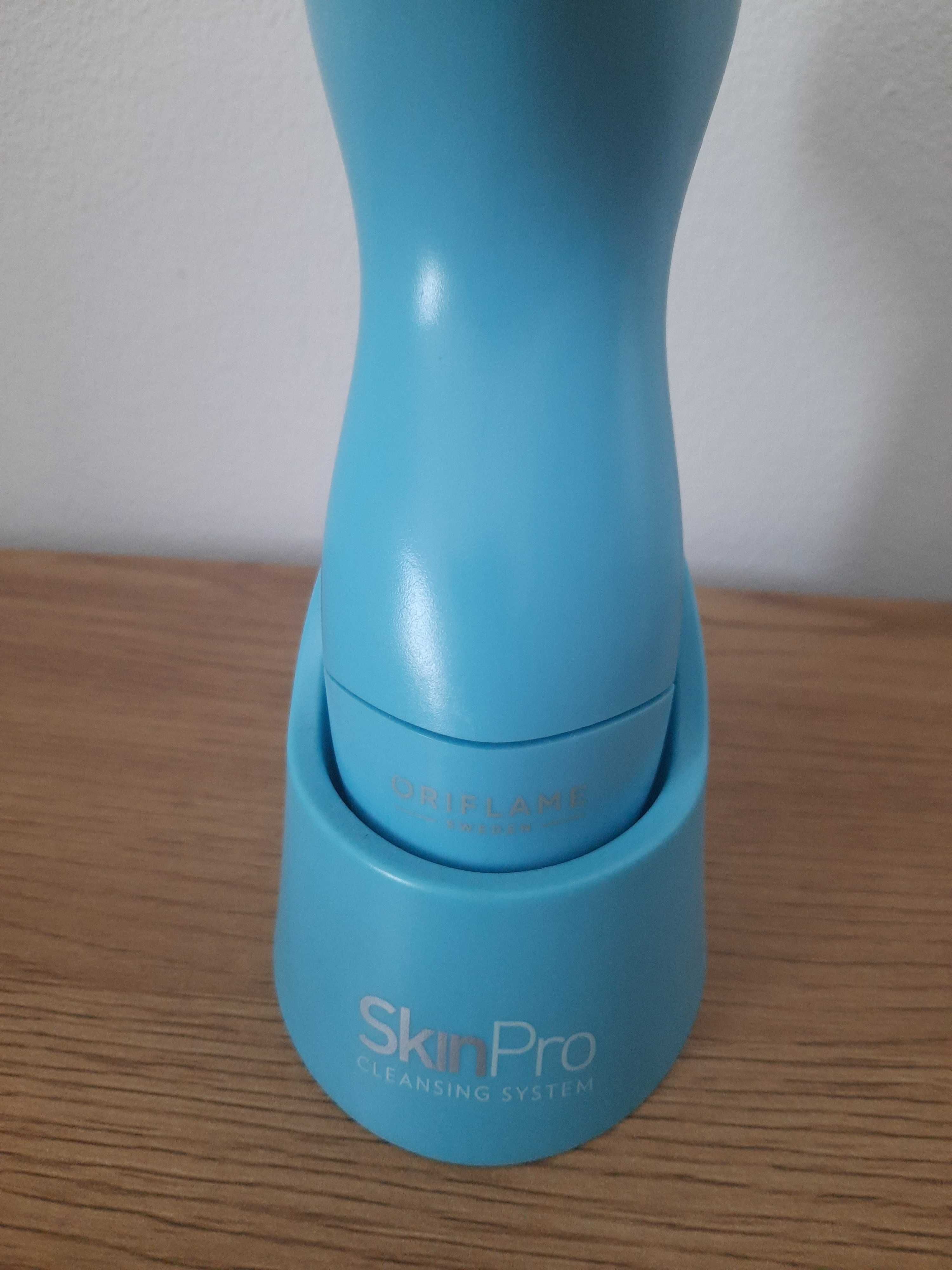 Szczoteczka do oczyszczania twarzy Oriflame SkinPro