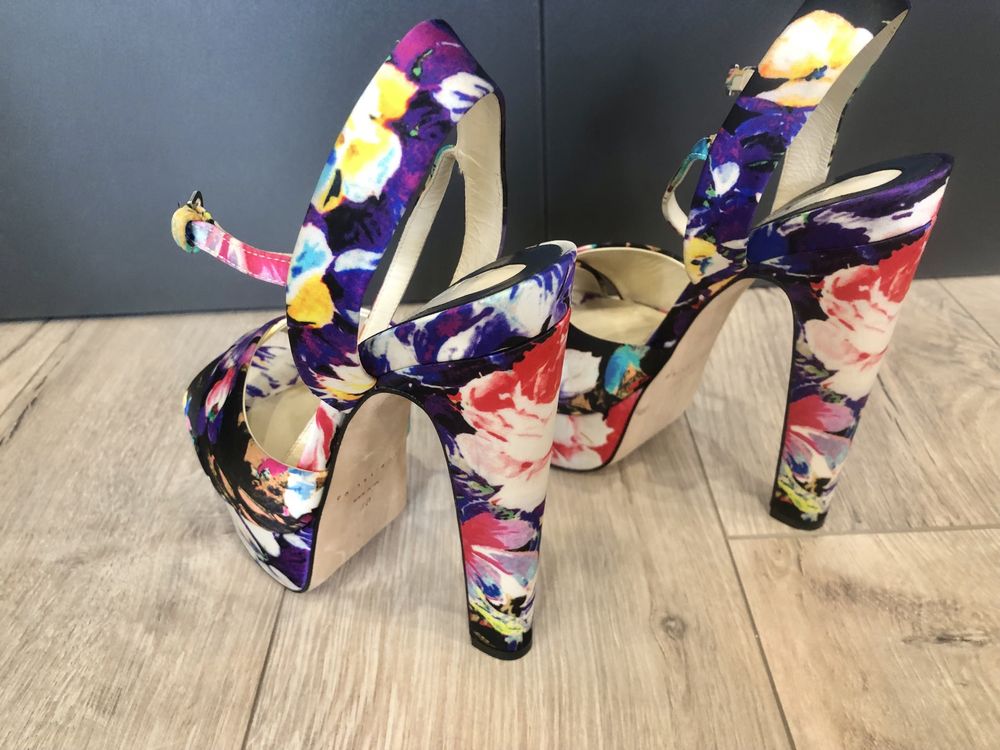 Босоніжки Brian Atwood, нові, оригінал