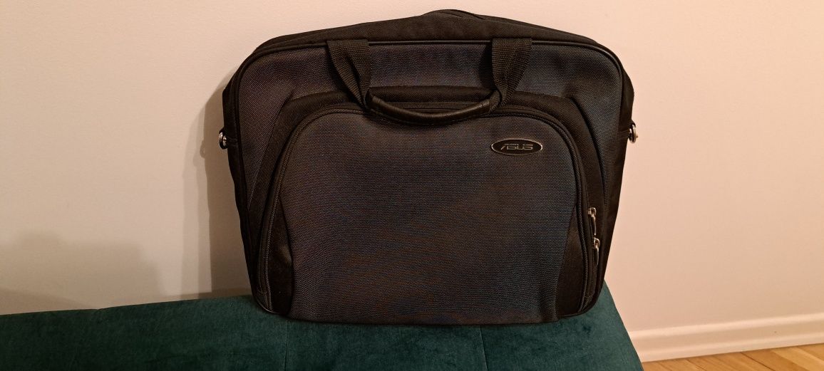 Torba na laptopa.
