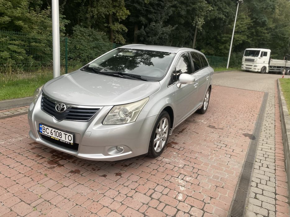 Toyota Avensis 2010
