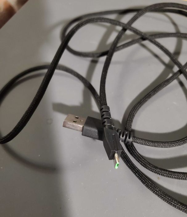 Зарядна станція Razer Mouse Dock Chroma/USB кабель