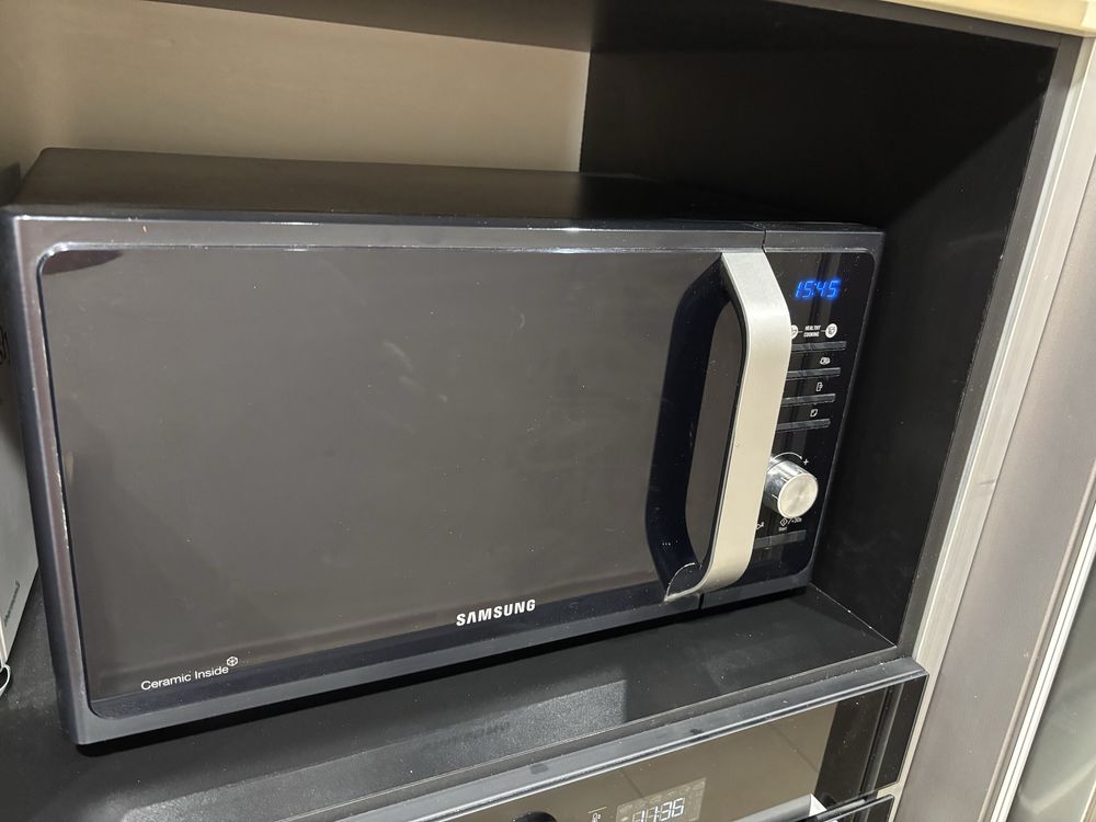 Kuchenka mikrofalowa Samsung MS23F301TFK