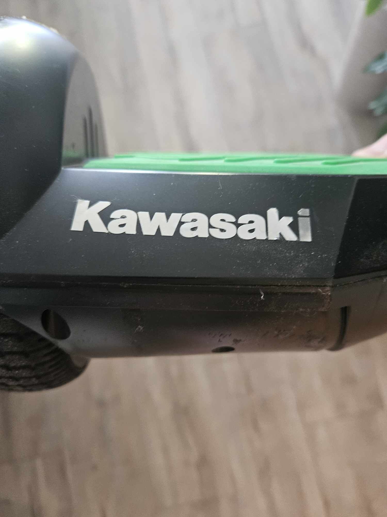 Elektryczna deska KAWASAKI jak nowa. Prezen,  komunia,  urodziny