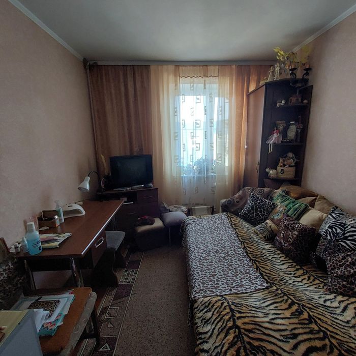 Кімната  в  гуртожитку  затишна, з ремонтом,  БК Текстильник