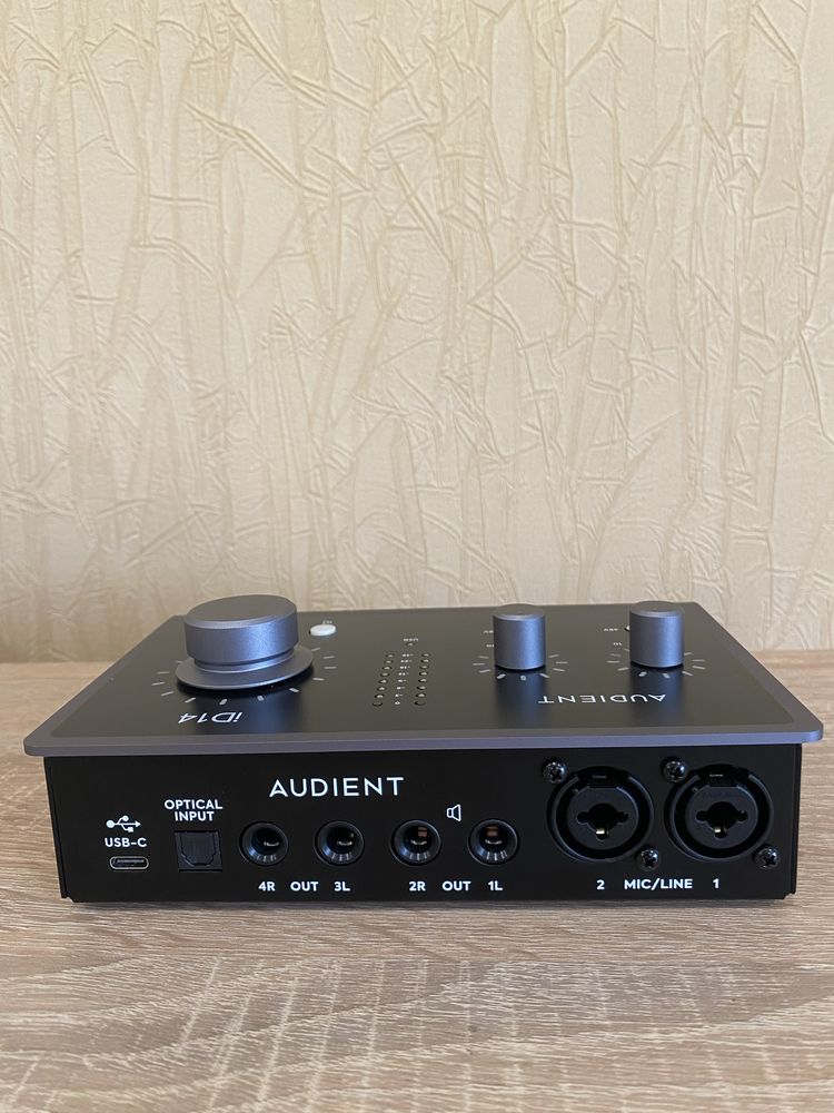 Звукова карта Audient iD14 MKII