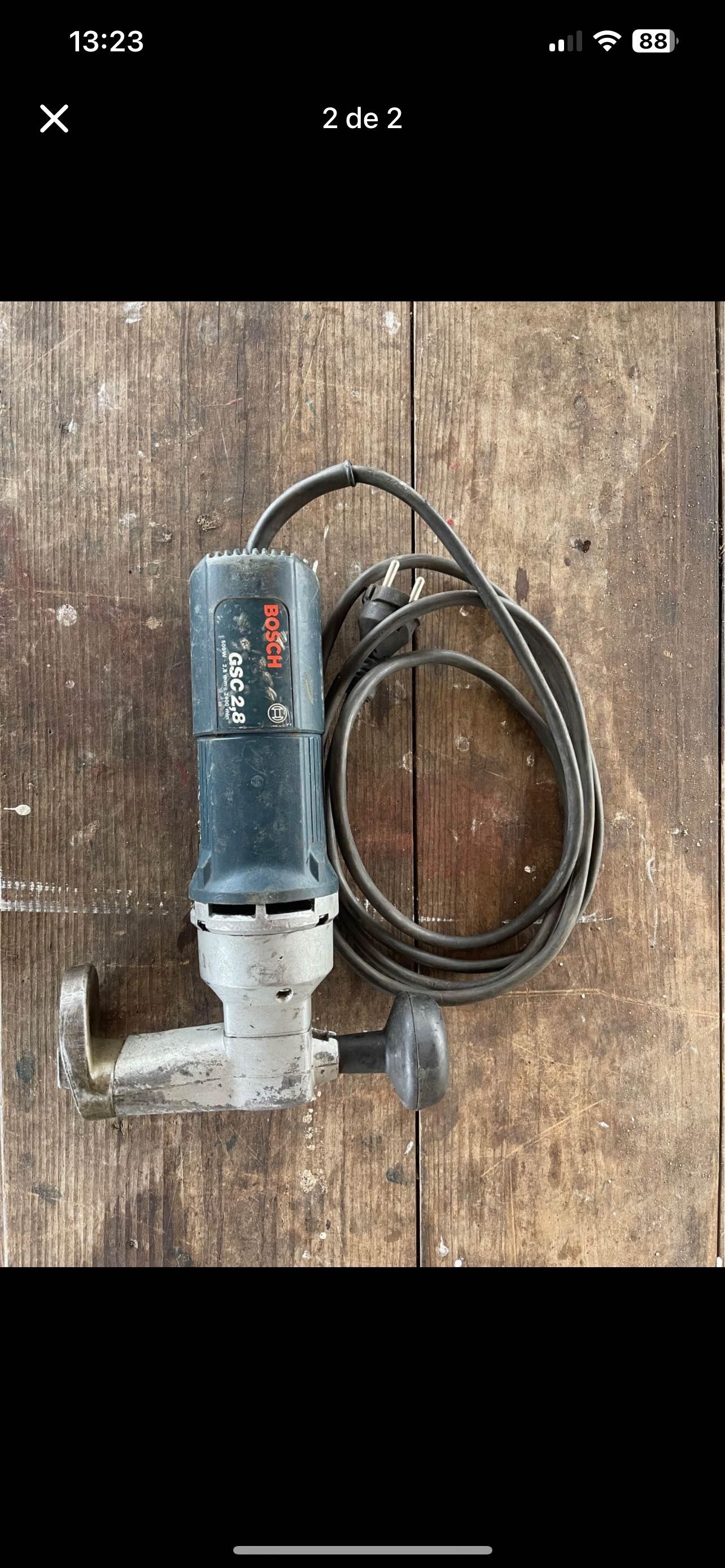 Tesoura elétrica BOSCH para cortar chapa