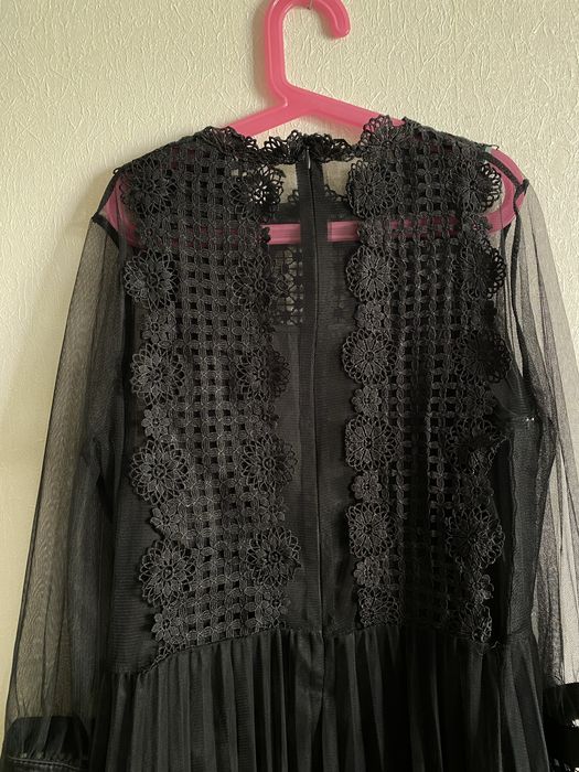 чорна фатинова сукня на випускний