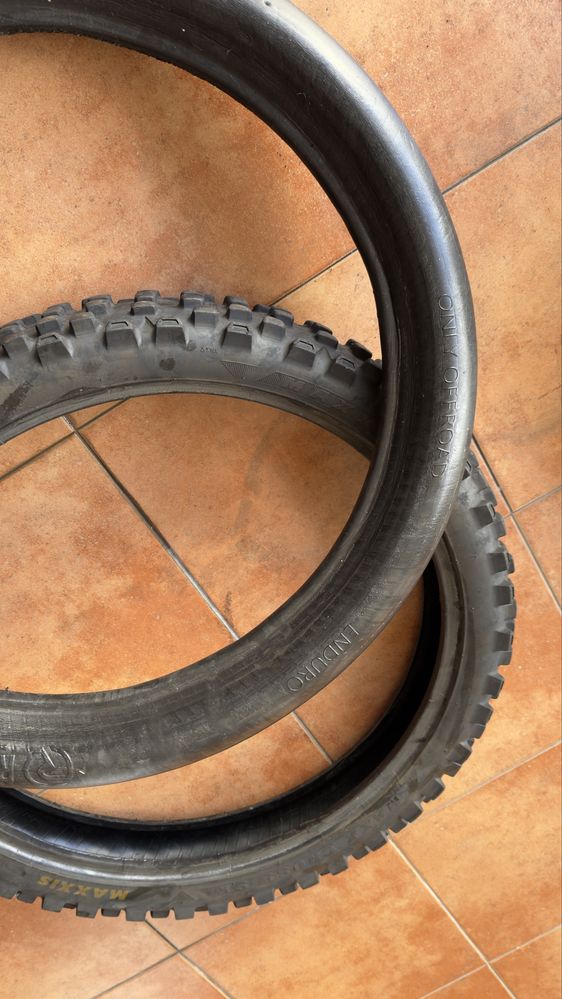 Vendo pneus frente Maxxis cross SX com Risemousse