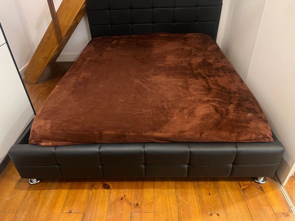 Pack Quarto Completo - Cama 160x200 + Mesa Cabeceira + Cómoda — 200€