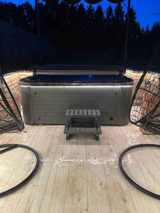 Nowe Jacuzzi ogrodowe całoroczne Balboa, bluetooth, 2 leżanki
