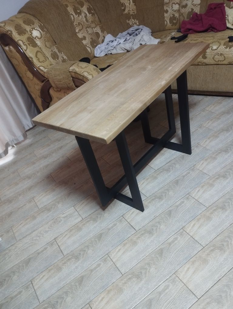 Продам стіл журнальний лофт