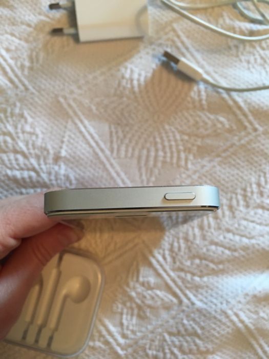 продам Iphone 5S