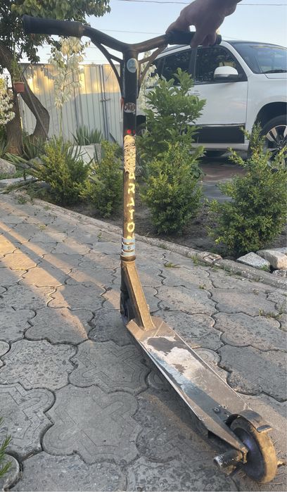 Трюковий самокат