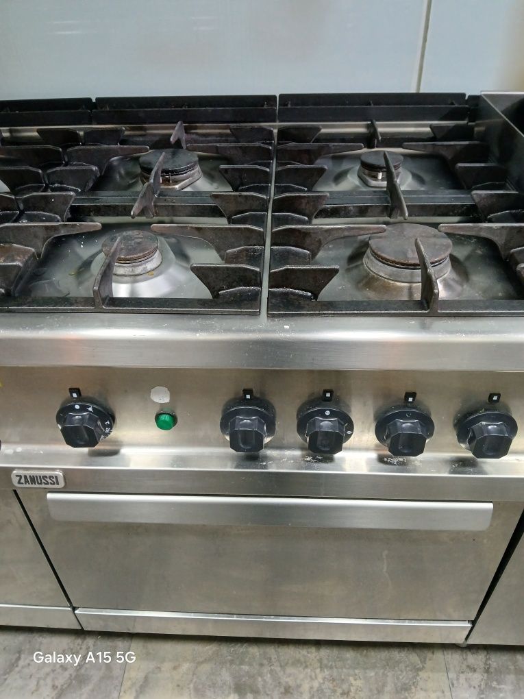 Fogão Industrial Zanussi com Forno a Gás