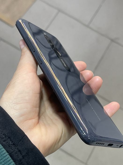 Мобільний телефон Xiaomi Redmi 8 4/64Gb швидка зарядка