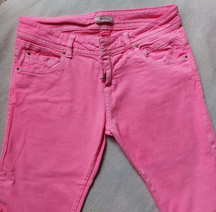 Женские джинсы Pull&Bear W28