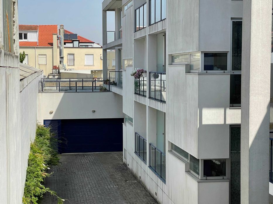 T2 Duplex  c/ Garagem, Antas, com rendimento 6,5% ou devoluto