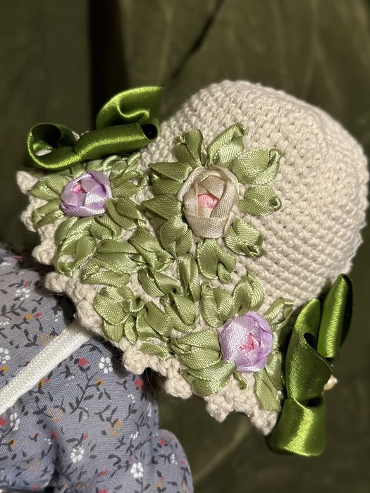 Лялька порцелянова