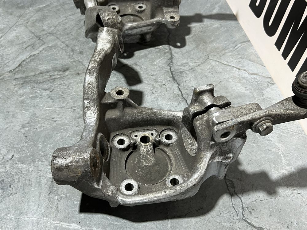 Поворотний Кулак Передній БМВ Е39 М62 V8 3.5 4.4 Цапфа Права Ліва BMW