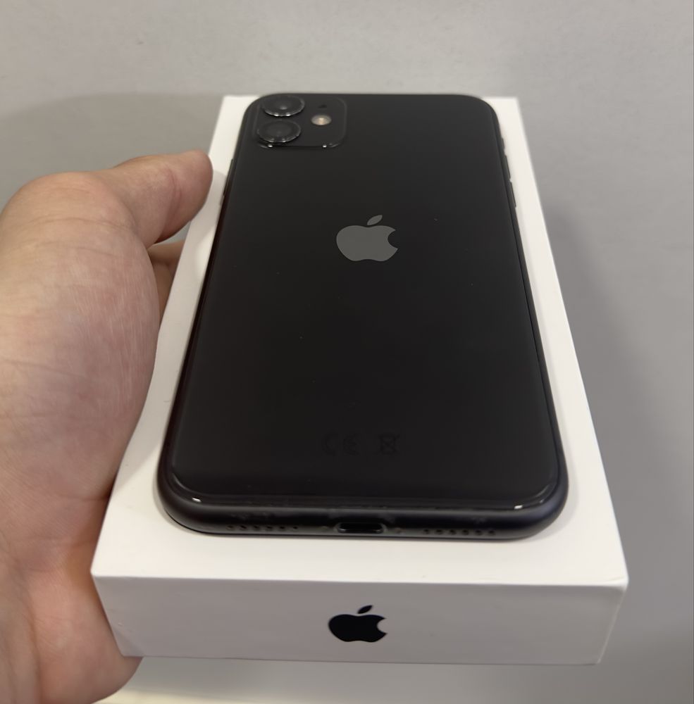 iPhone 11 czarny bdb pudełko etui