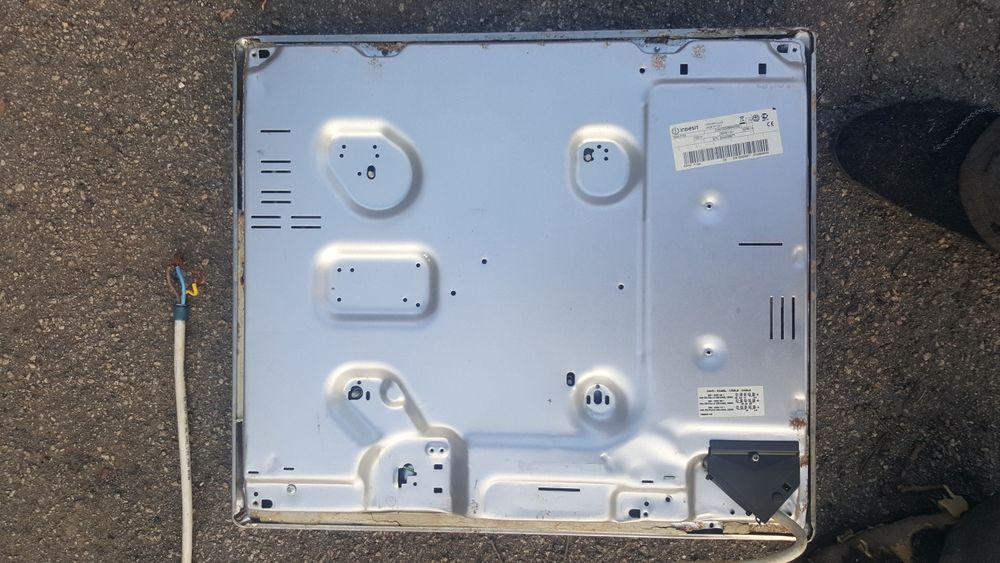 Варильна поверхня INDESIT PI 604