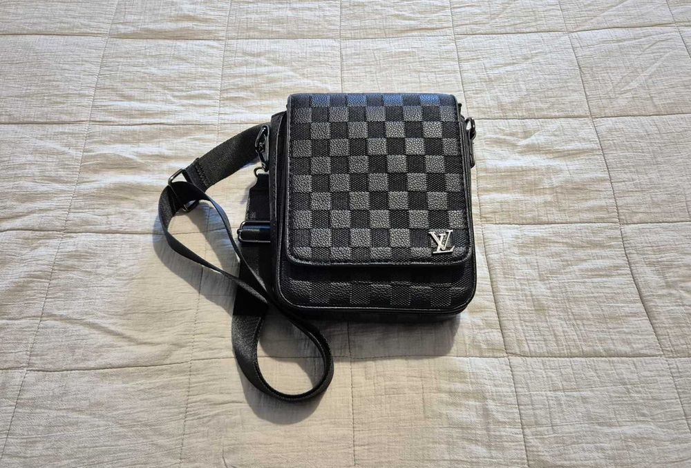 Bolsa / Mala a Tiracolo LOUIS VUITTON - Preta - nova