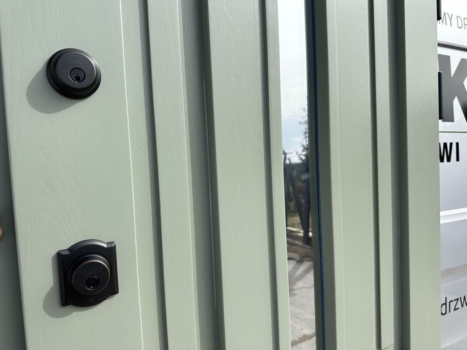Drzwi zewnętrzne drewniane Montaż Cała POLSKA Czyste powietrze SCHLAGE