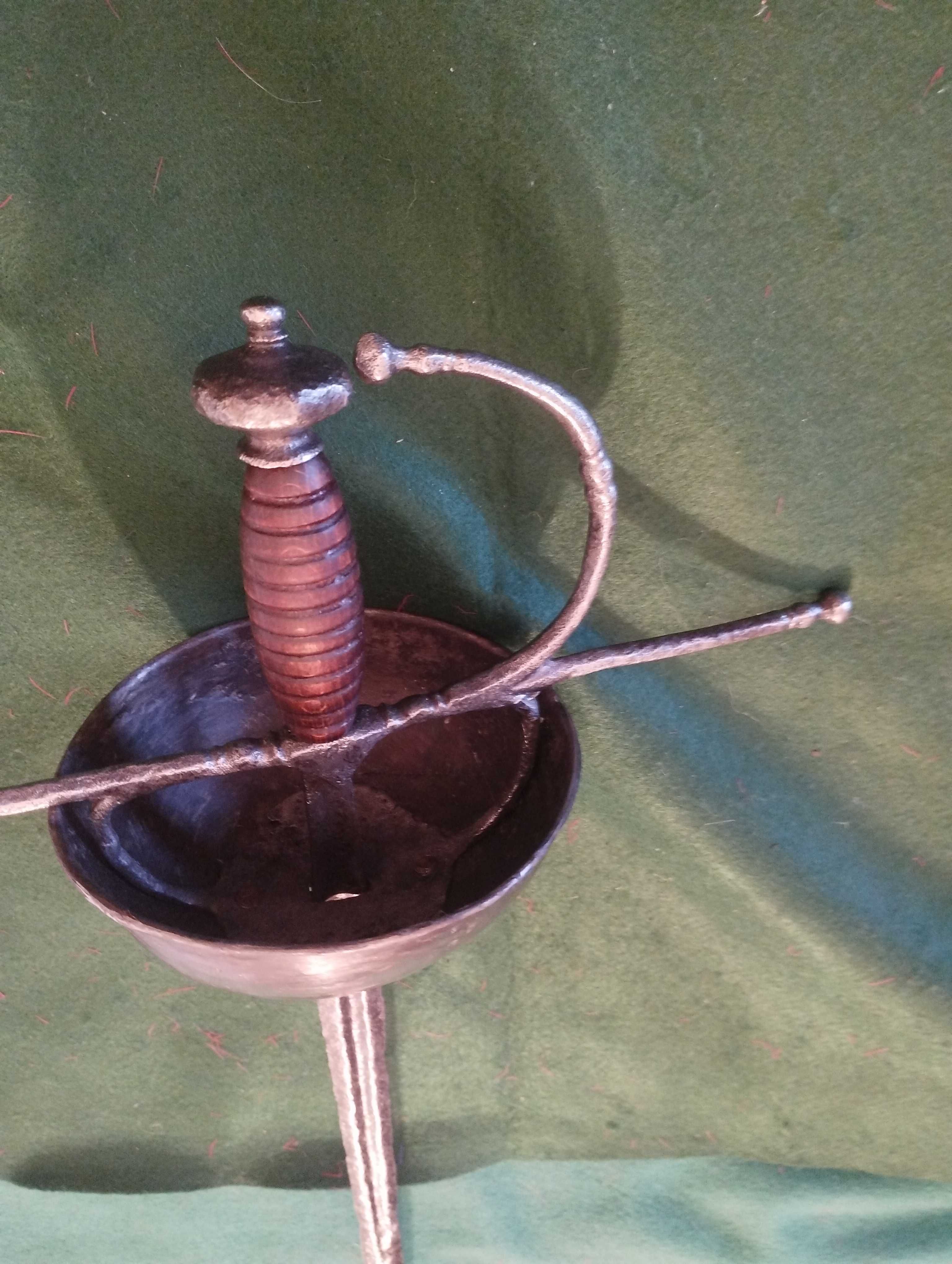 Espada espanhola de TAZA do século XVII (1ª metade)