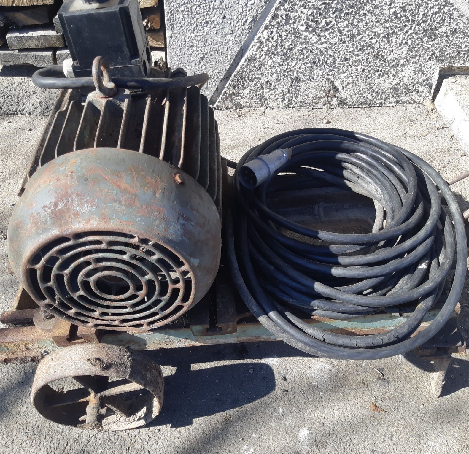 Silnik trójfazowy 10kW + wózek + kabel zasilający 22mb