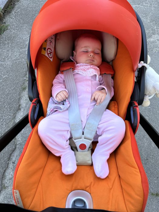 Автокрісло Cybex cloud  q + адаптери Carrello epica