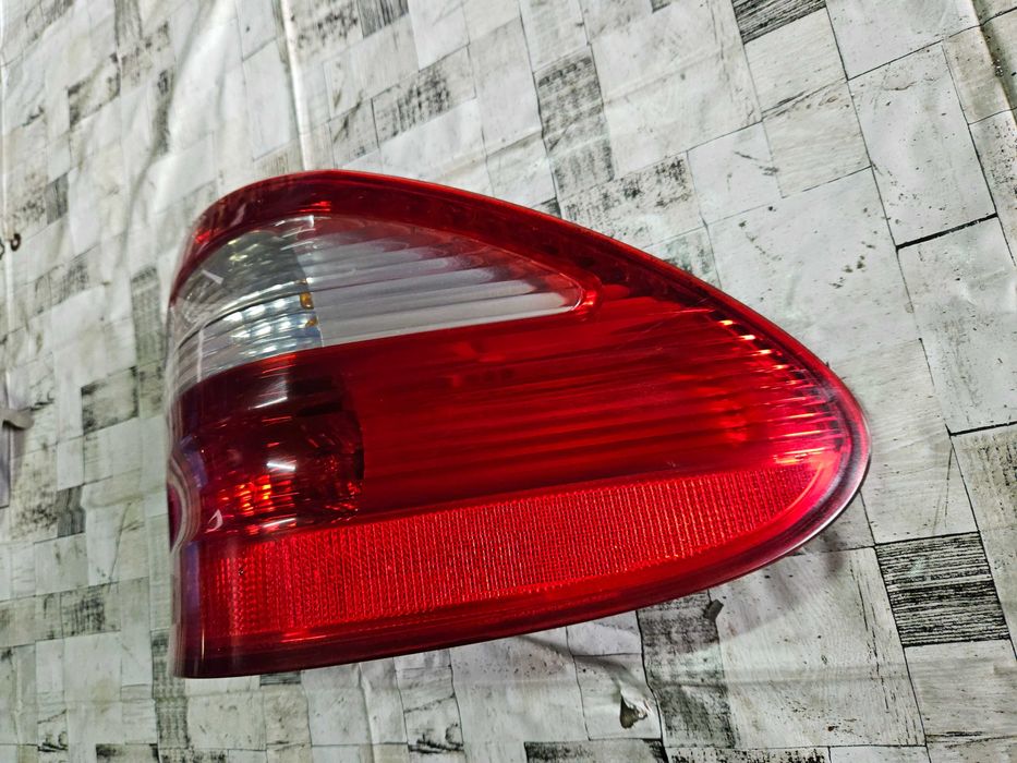 Mercedes w211 kombi lampa prawy tył prawa tylna żarówka