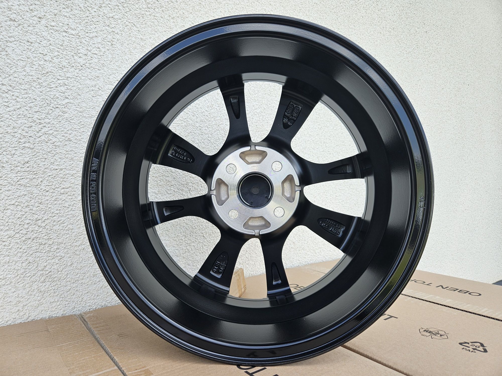 Toyota AYGO 15 " Nowe 4x100 Felgi Czarne Alufelgi