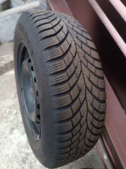 Opony zimowe na felgach