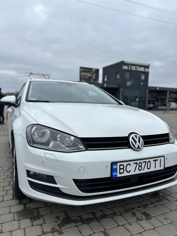 Volkswagen  Golf