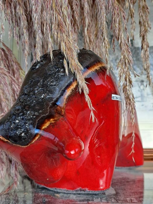 Ceramiczna Rzeźba Byka Otto Keramik Glaze Red Lava Top
