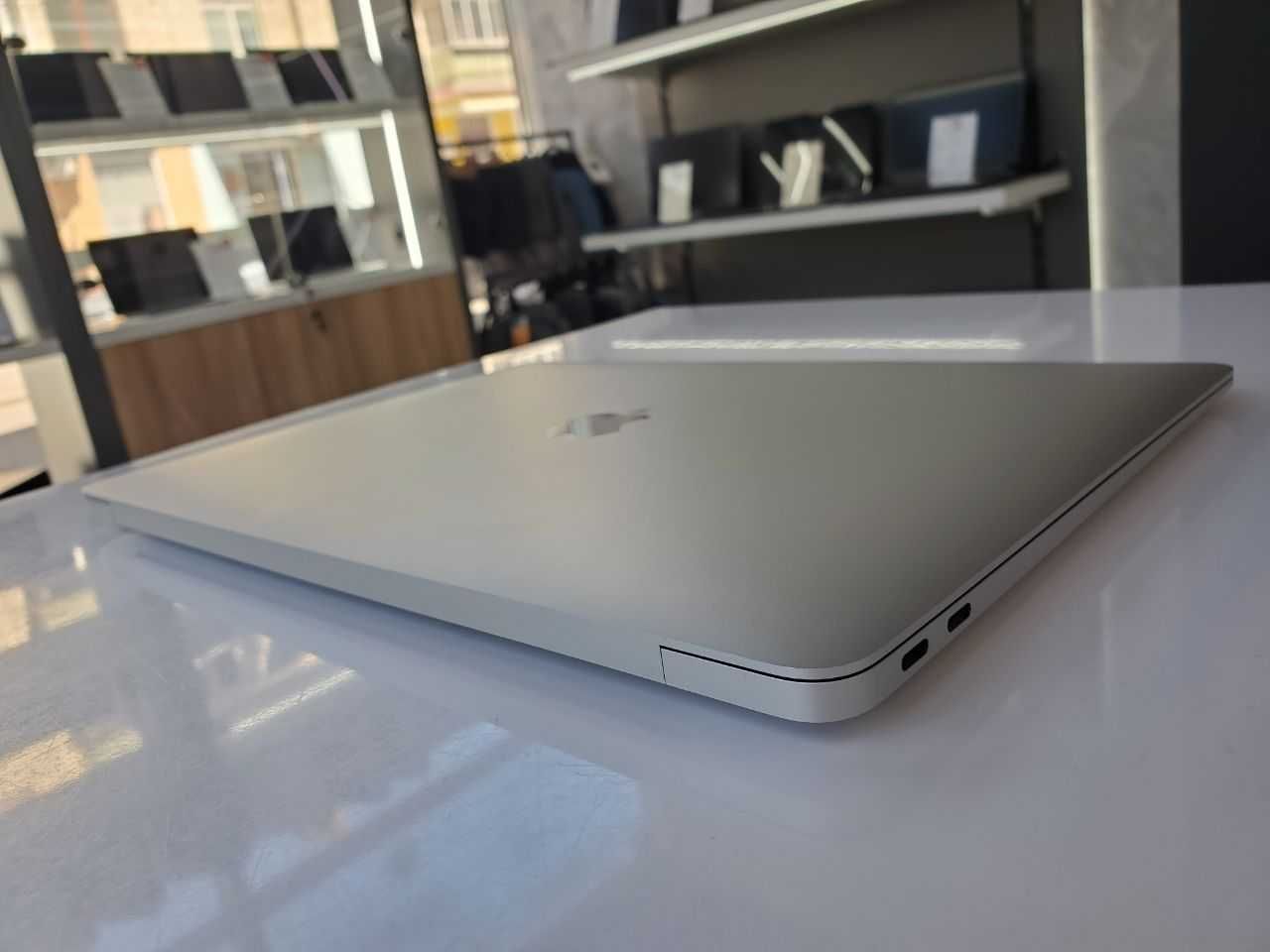 Apple MacBook Air A2337 M1/8gb/256gb/Sonoma