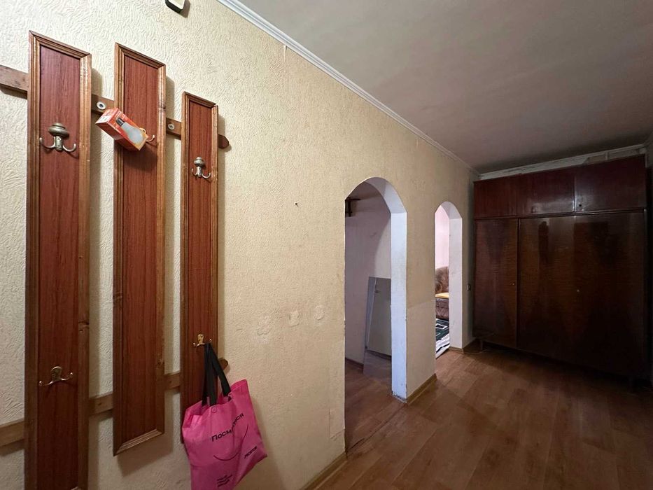 ПРОДАМ великогабаритну 1-кімн. квартиру (3 мкрн, лівий берег)