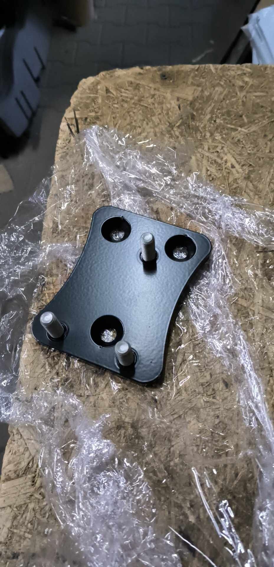 Adapter do montażu przedladni kierowniczej z vitary do suzuki smaurai