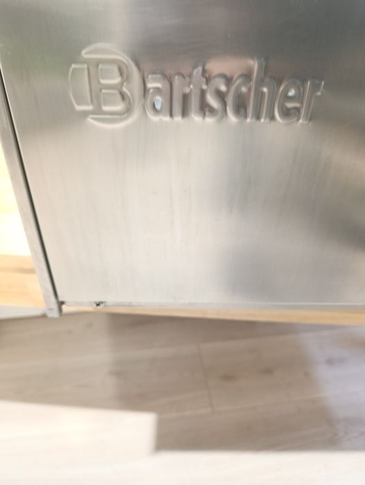 Mała zmywarka do szkła Bartscher TF350.