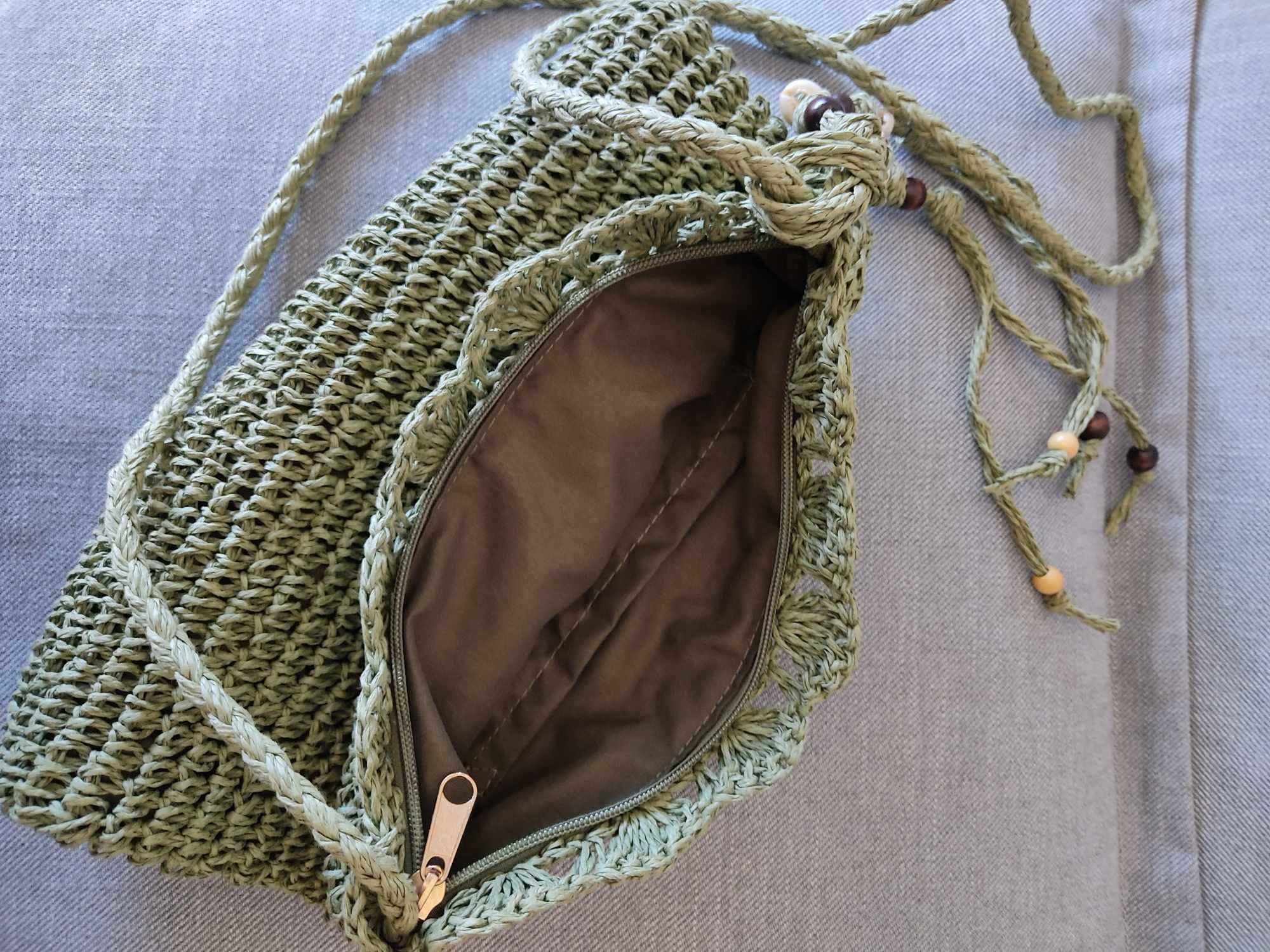 Mala a tiracolo em rafia verde